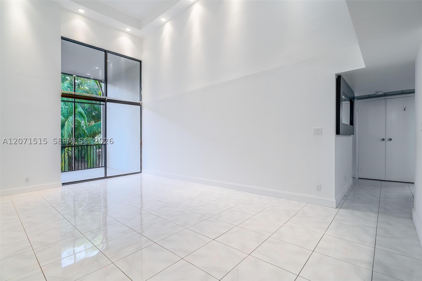 20347 W Country Club Dr Th15 — photo