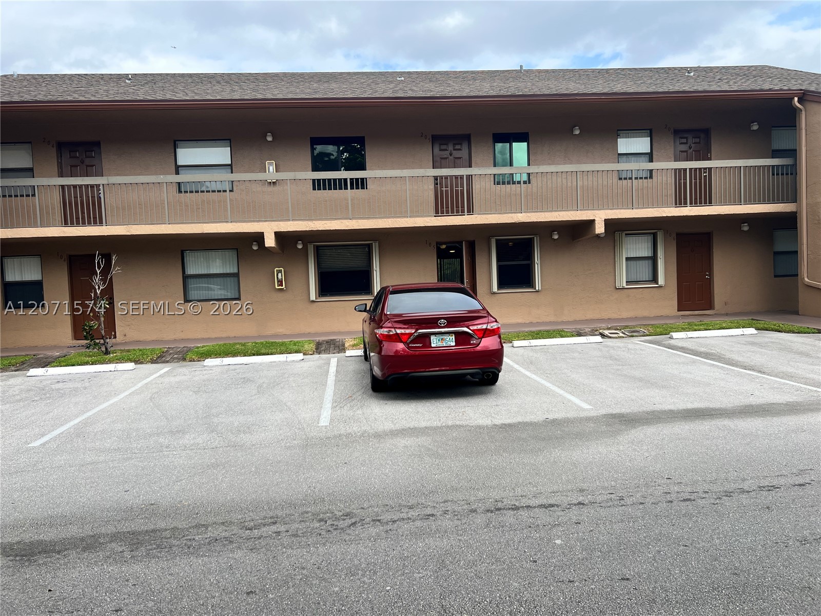 10005 Winding Lake Road 105 — photo