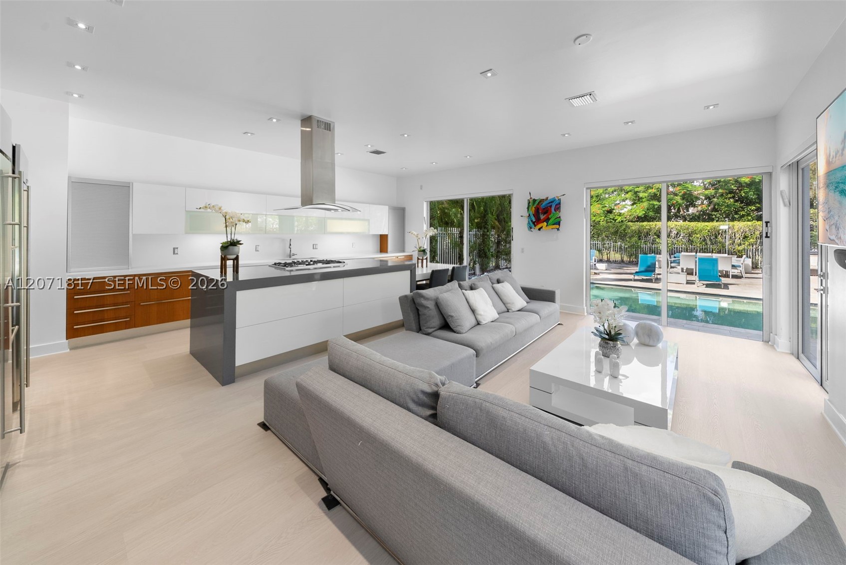 19522 NE 17th Ave — photo
