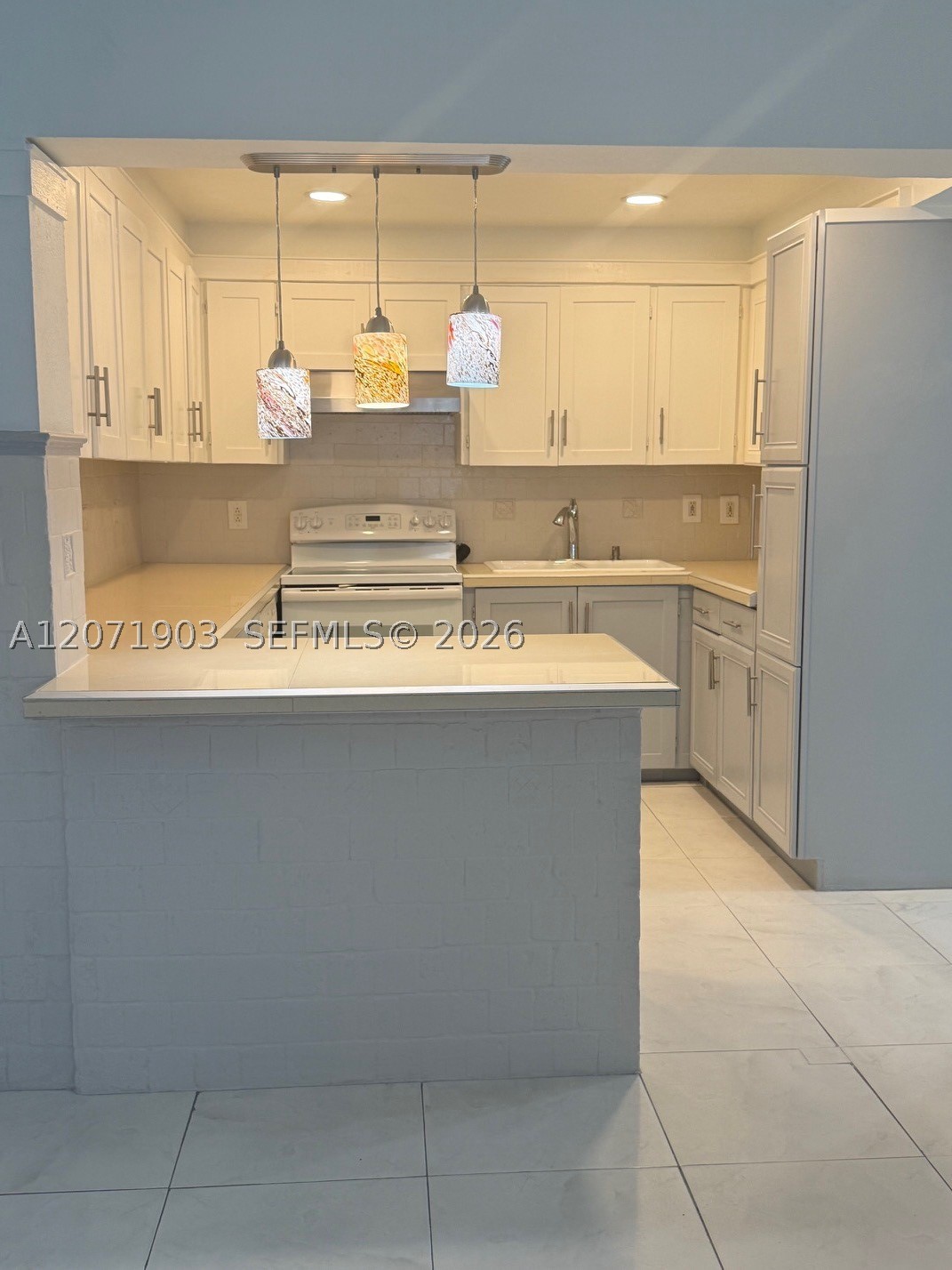 4210 NE 12th Ter 4210 — photo