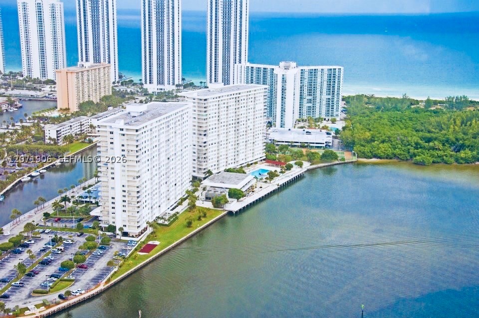300 Bayview Dr 1707 — photo