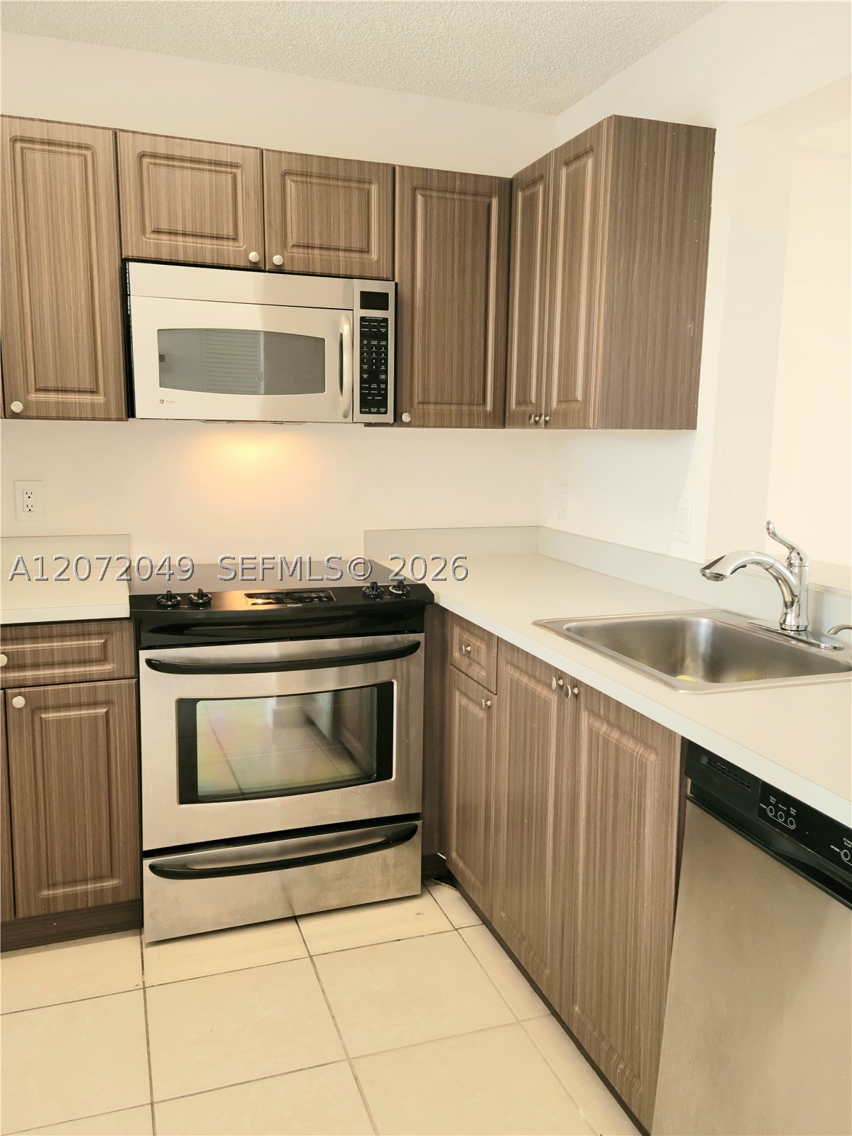 8620 N Sherman Cir 306 — photo