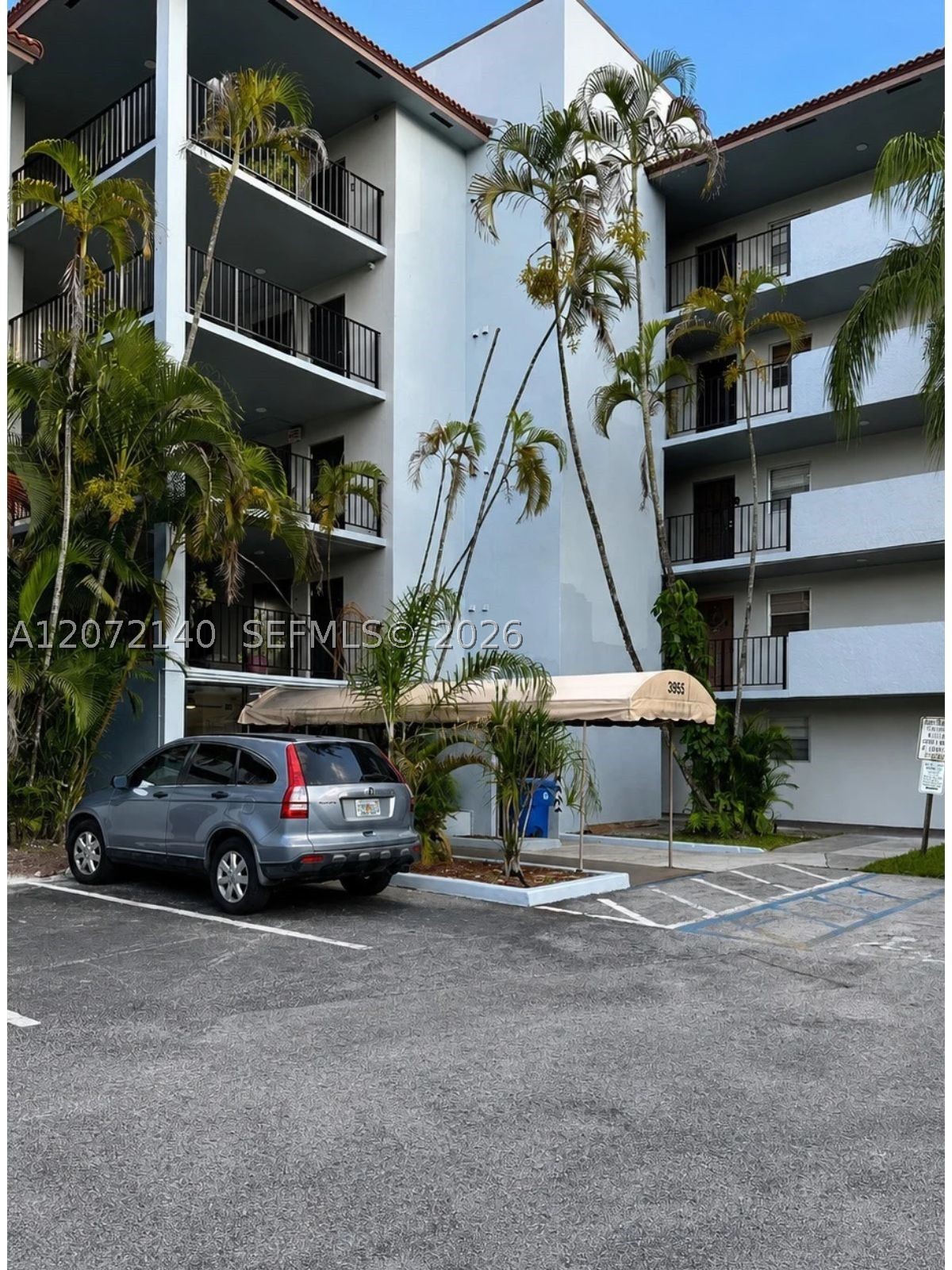3955 N Nob Hill Rd 403 — photo