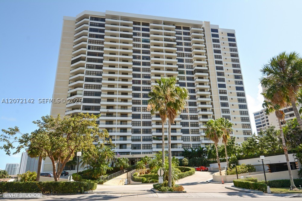 2500 Parkview Dr 1004 — photo