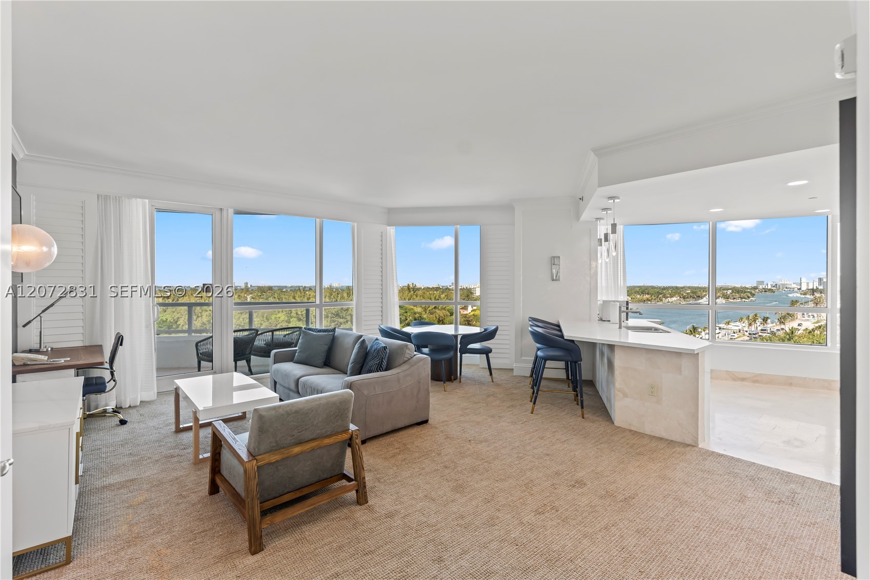 4401 Collins Ave 915 — photo