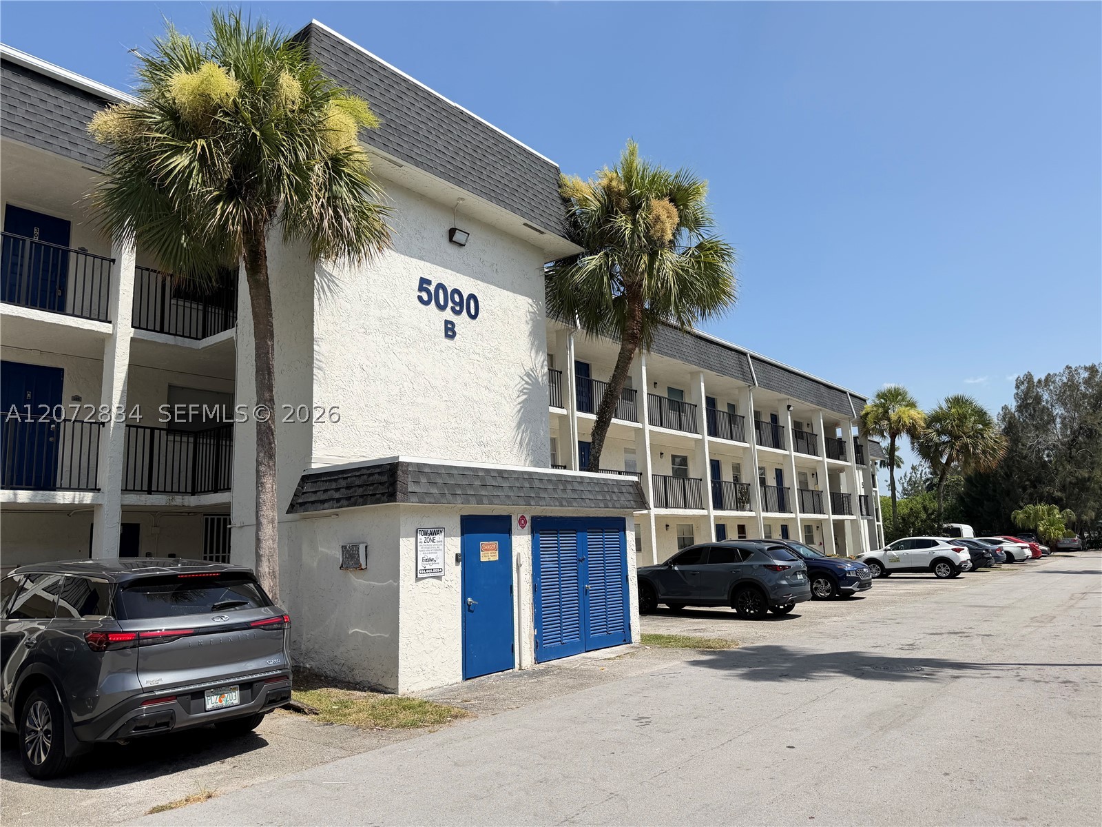 5090 SW 64th Ave 305 — photo