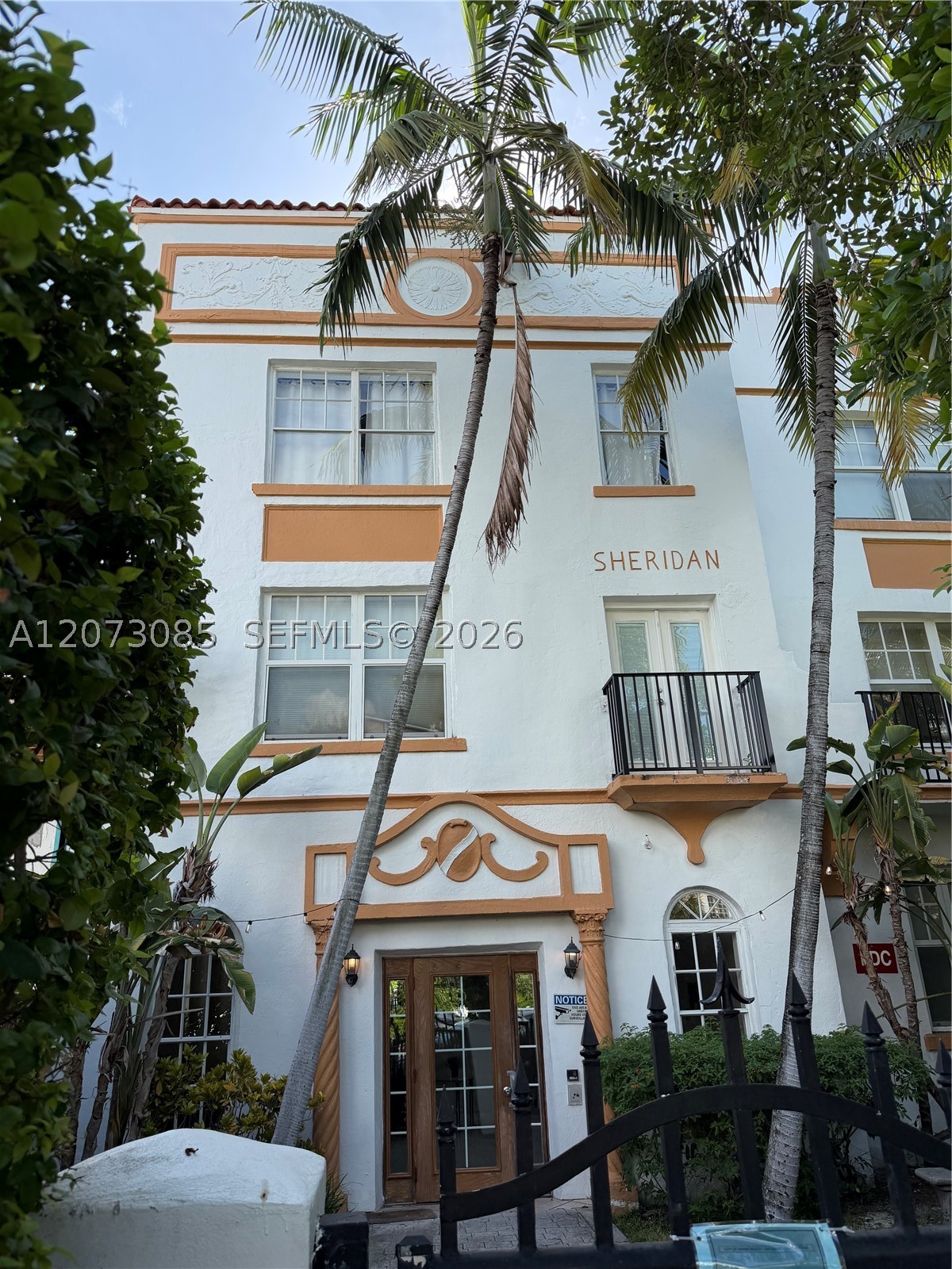 737 Jefferson Ave 303 — photo