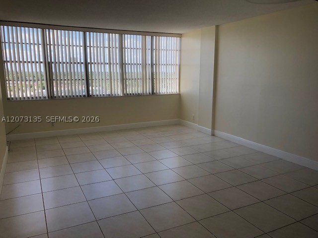 2025 NE 164th St 801 — photo