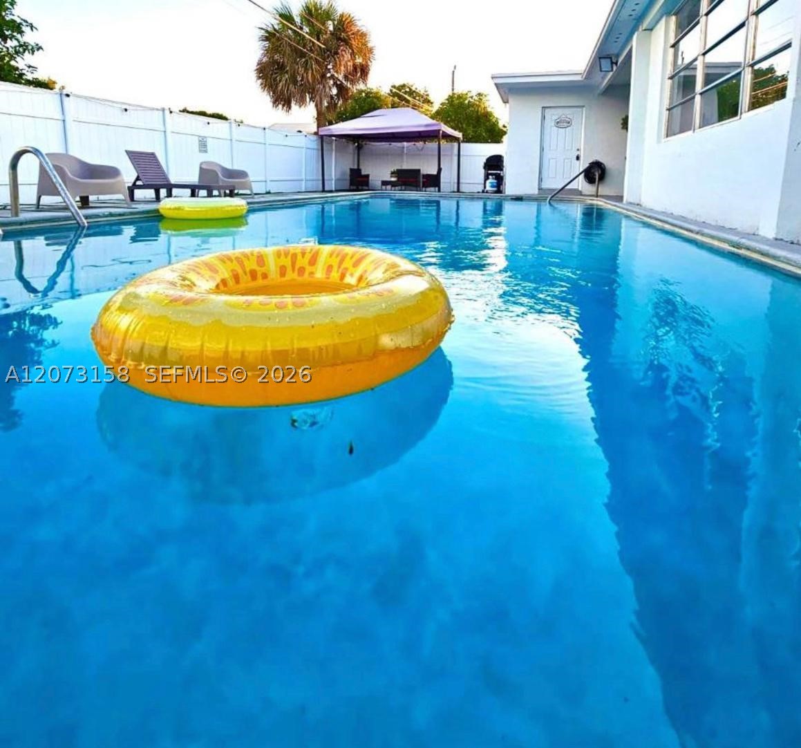7904 Miramar Pkwy — photo