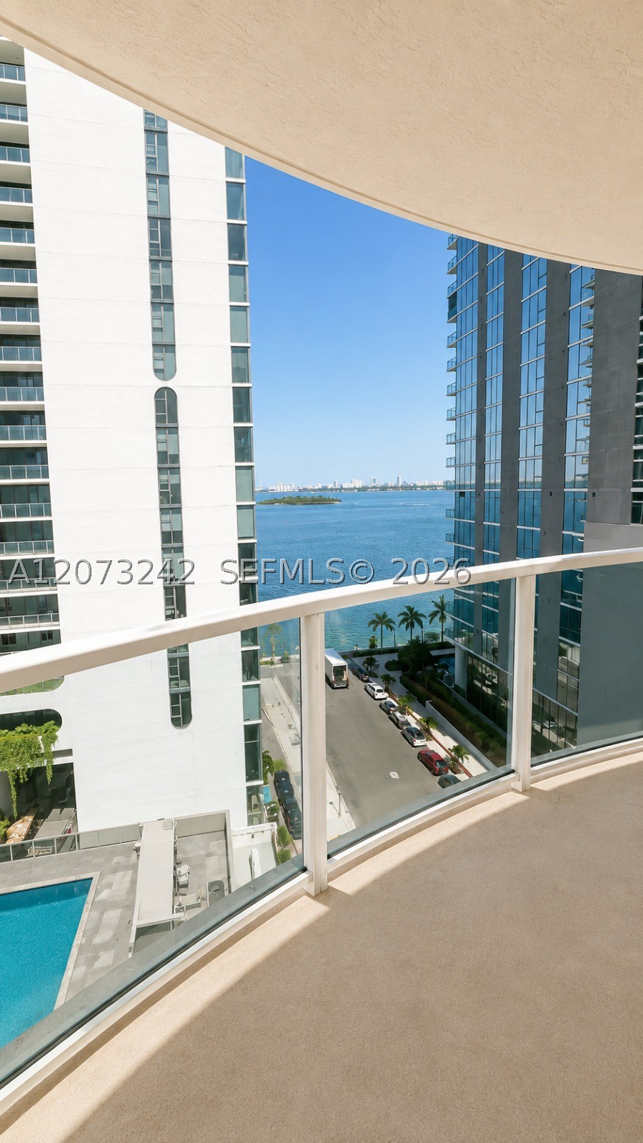 601 NE 23 St 1103 — photo