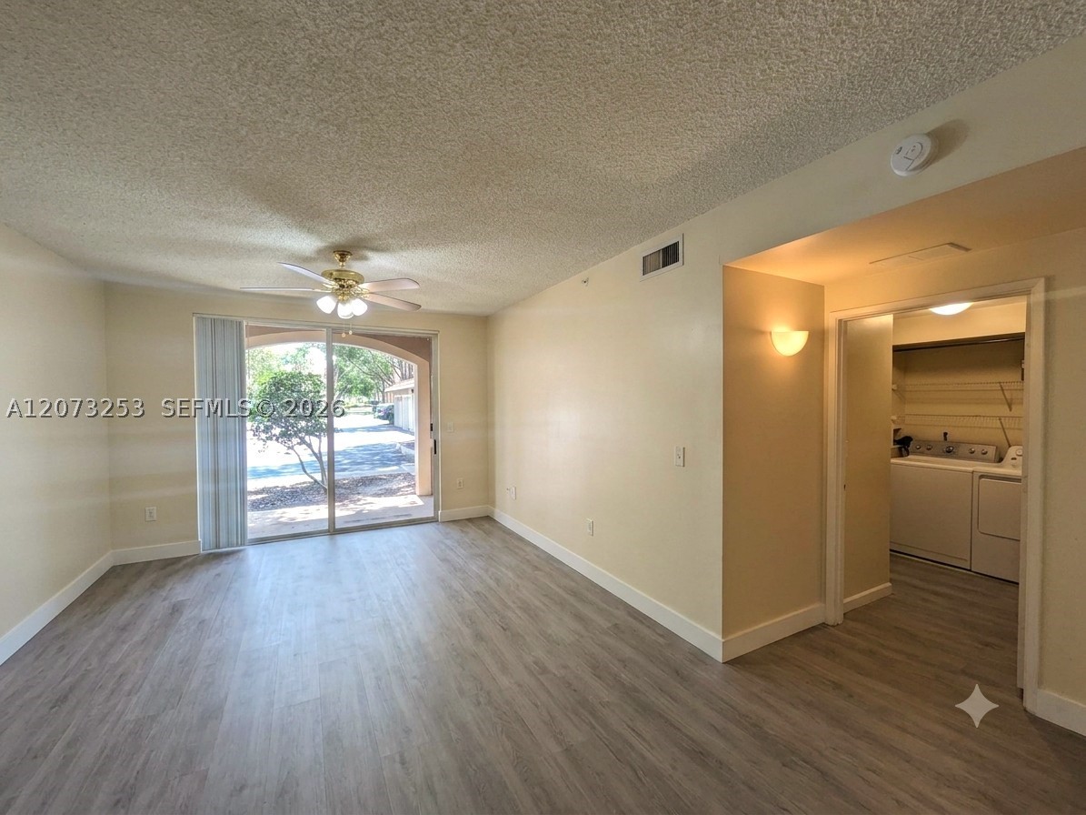 8060 N Nob Hill Rd 101 — photo