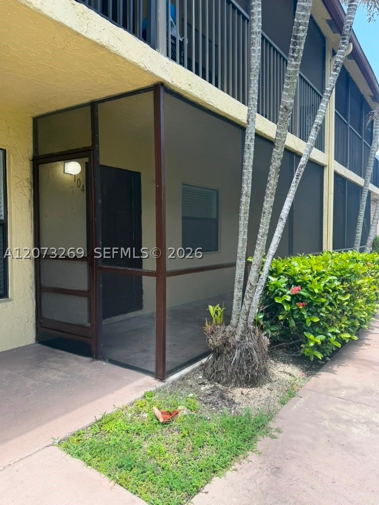 10020 Winding Lake Rd 104 — photo