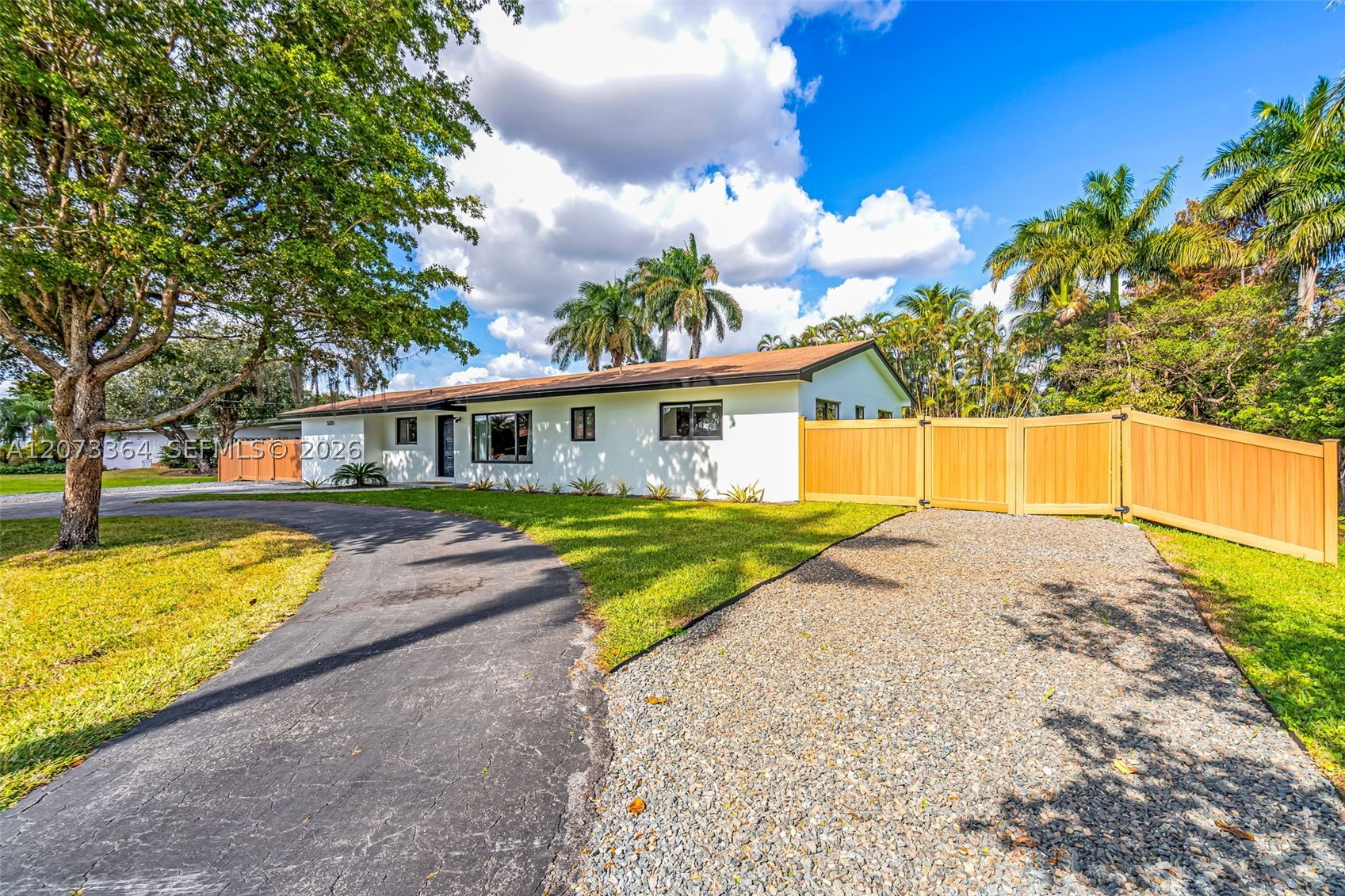 535 N Biscayne River Dr — photo