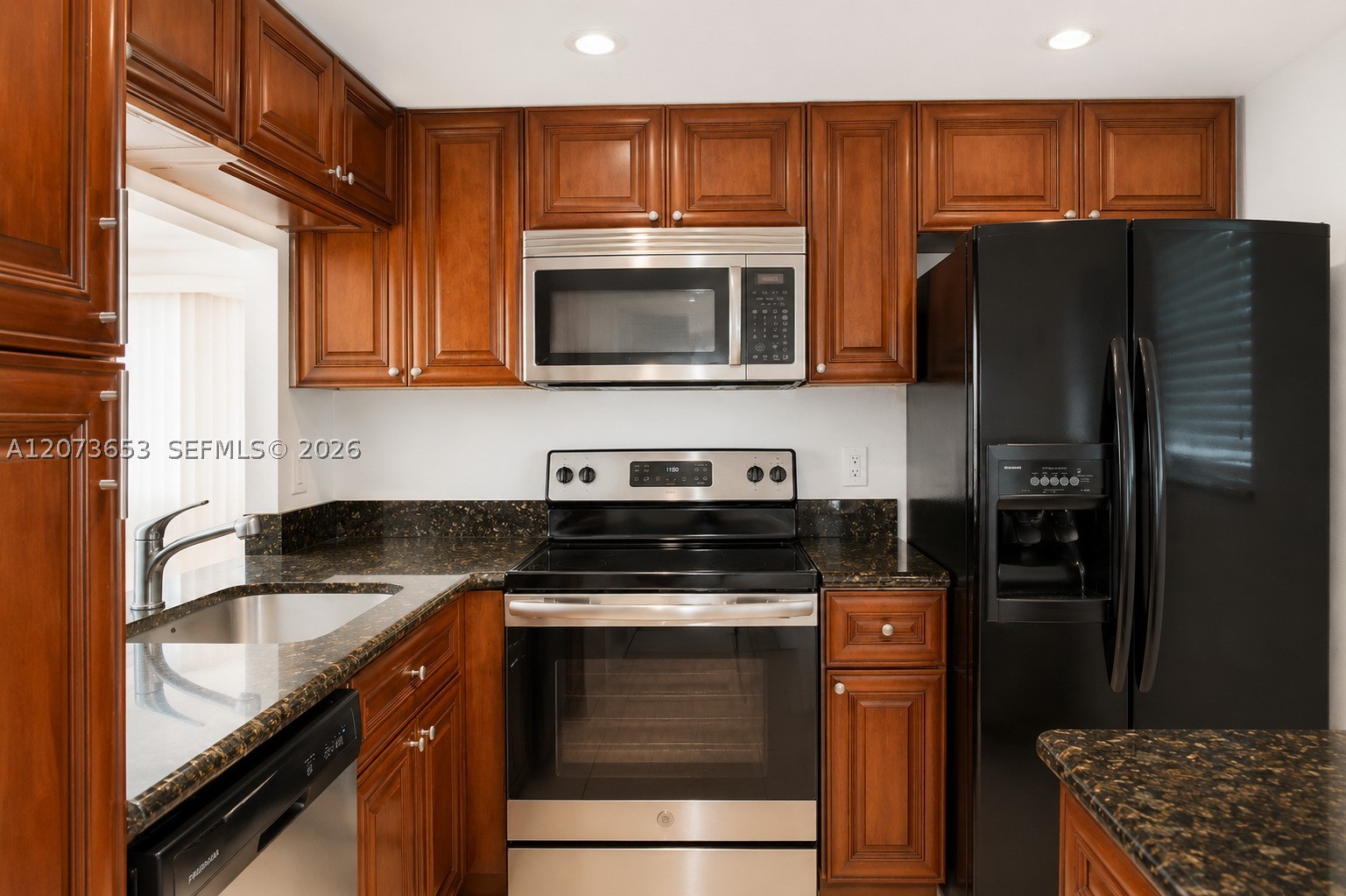 9230 Lagoon Pl 411 — photo