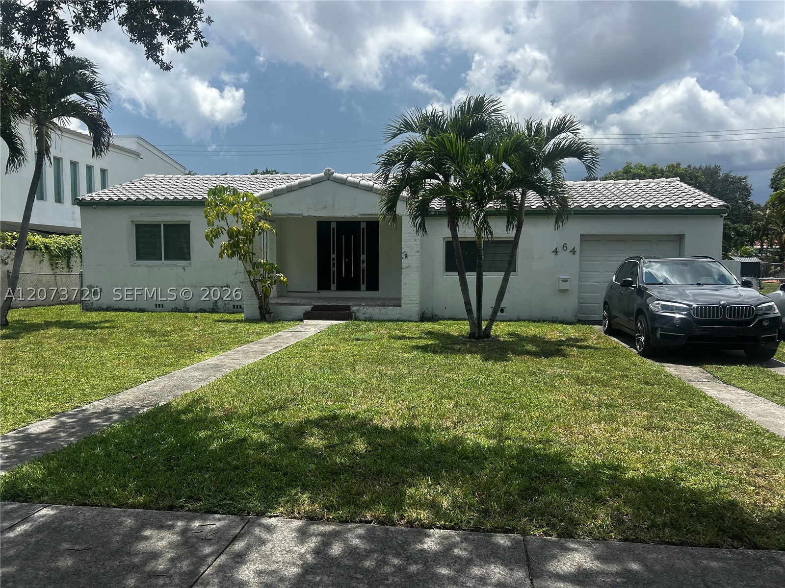 464 Minola Dr — photo