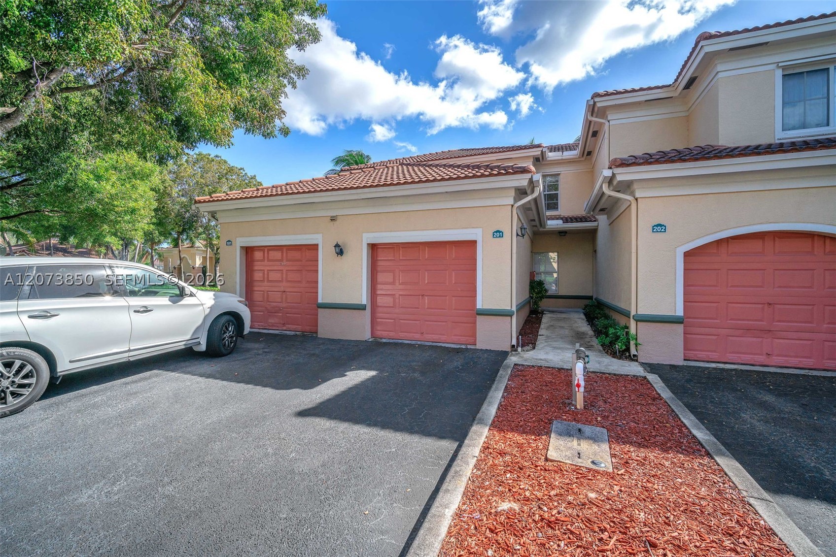 2532 Centergate Dr 201 — photo