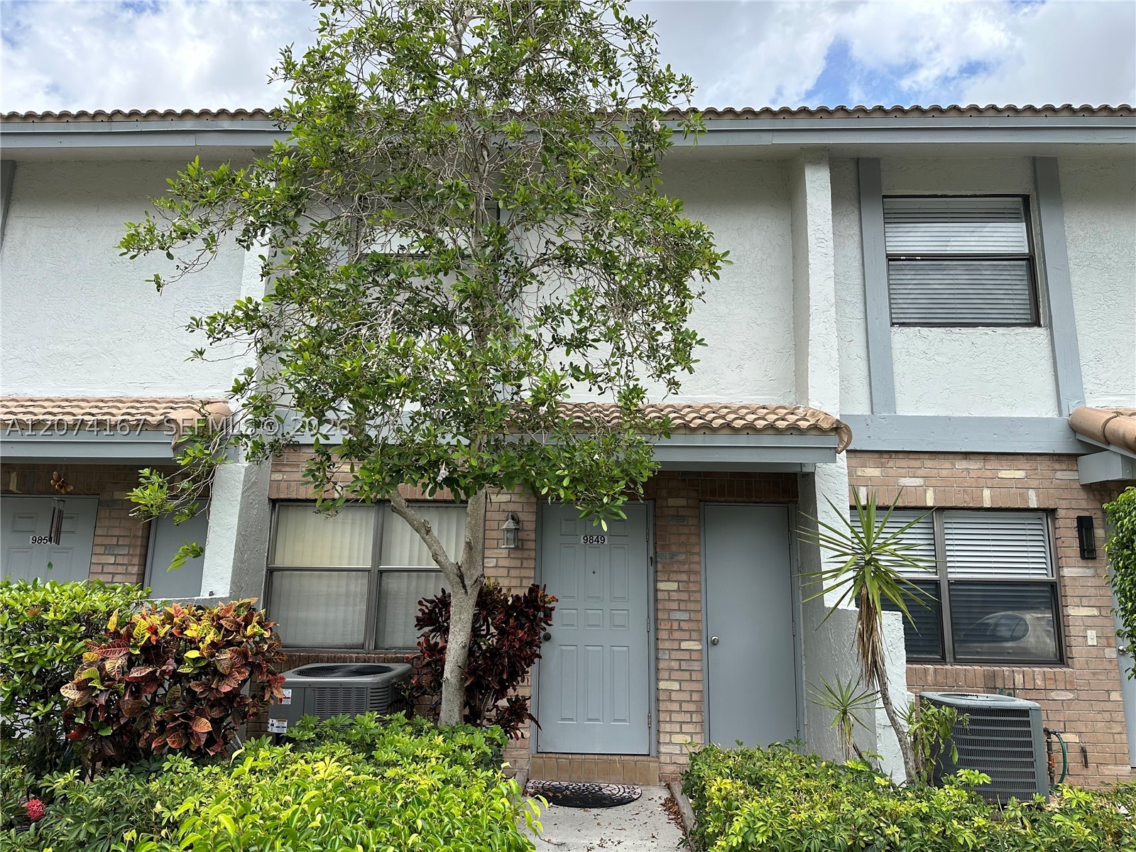 9849 S Riverside Dr 8-26 — photo