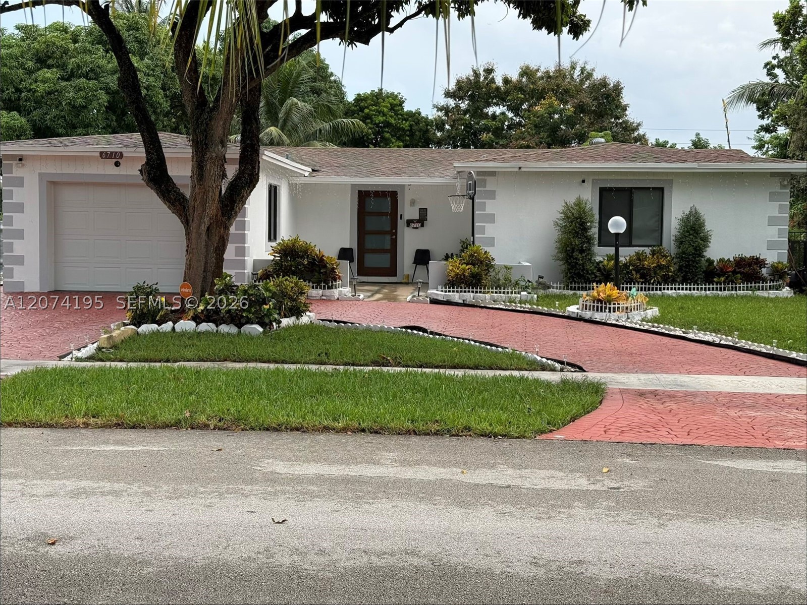 6710 SW 10th Ct — photo