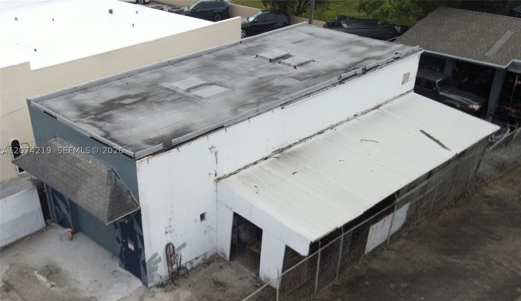 18356 W Dixie Hwy — photo