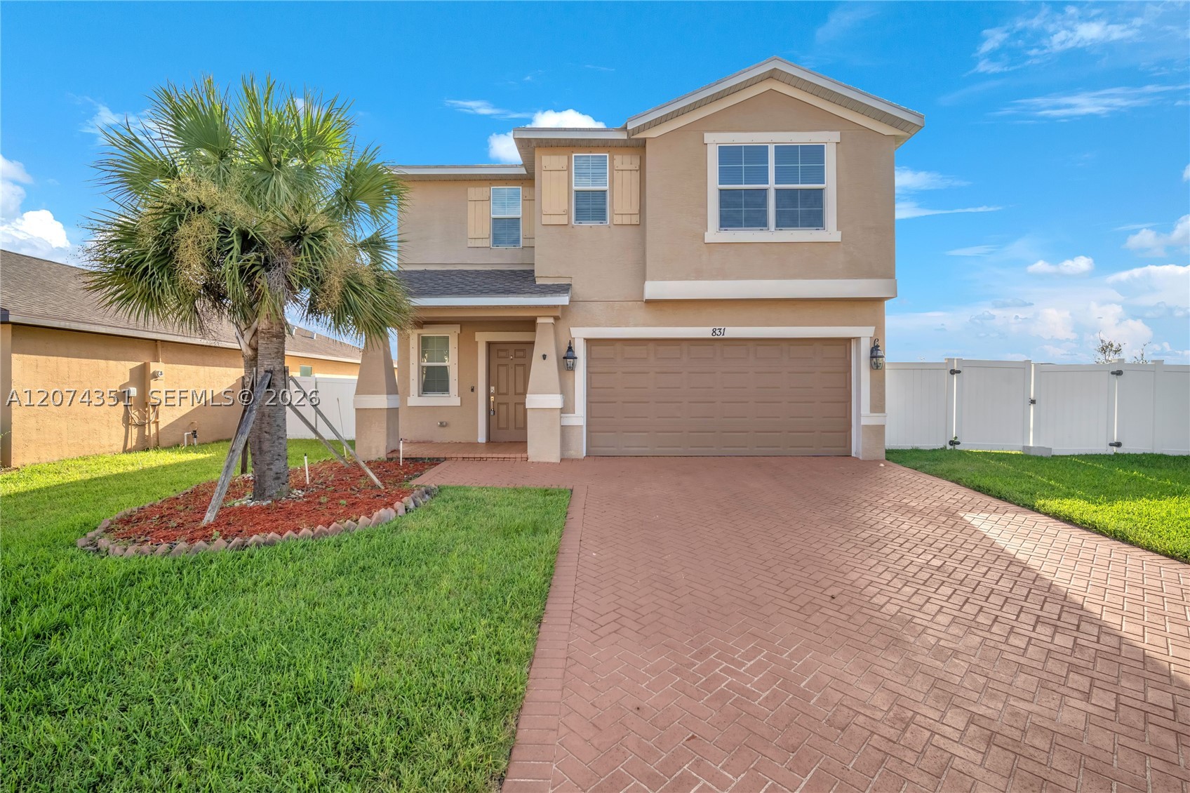 831 Bent Creek Dr — photo