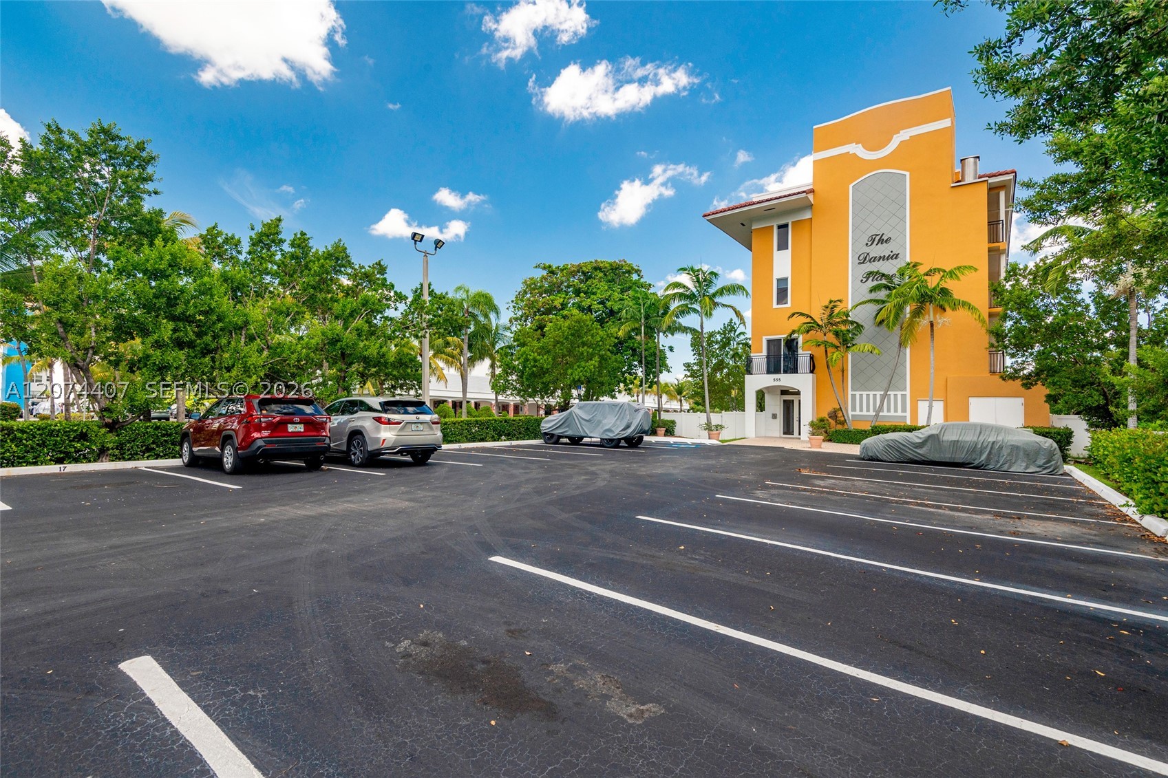 555 E Dania Beach Blvd 9 — photo