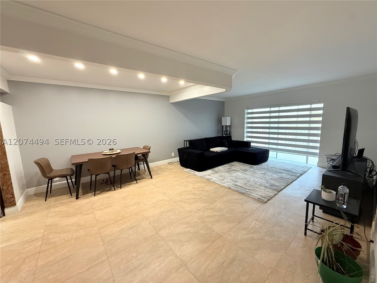 6101 N Falls Cir Dr 405 — photo