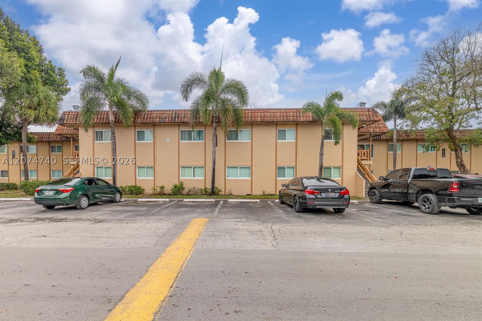 2804 NW 39th Way 201 — photo