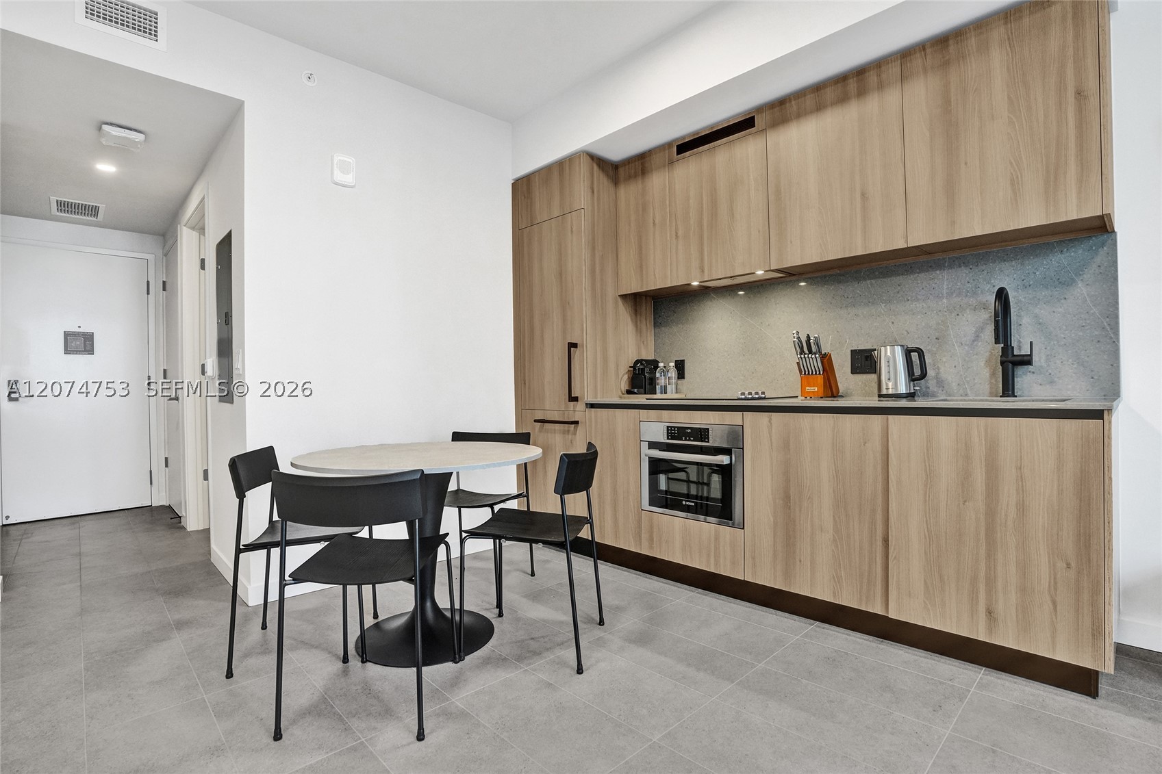 121 NE 5th St 2411 — photo