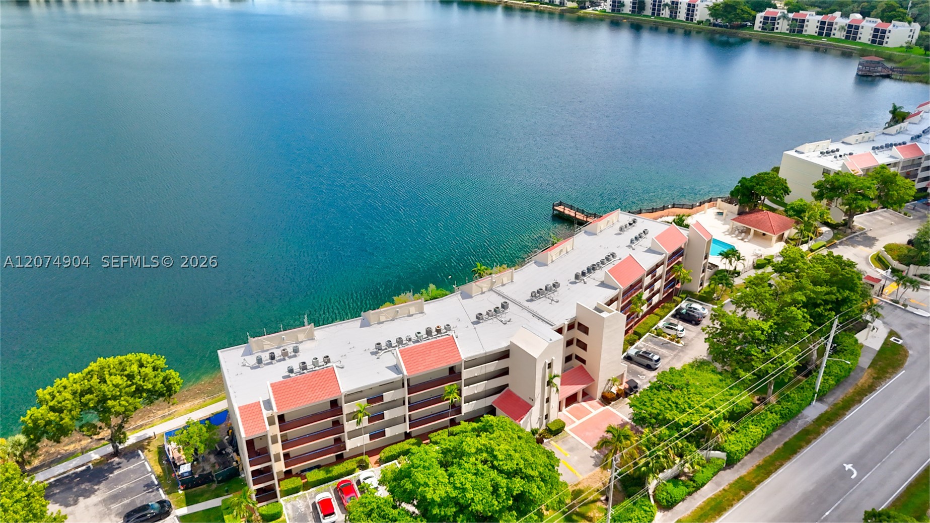 114 Lake Emerald Dr 409 — photo