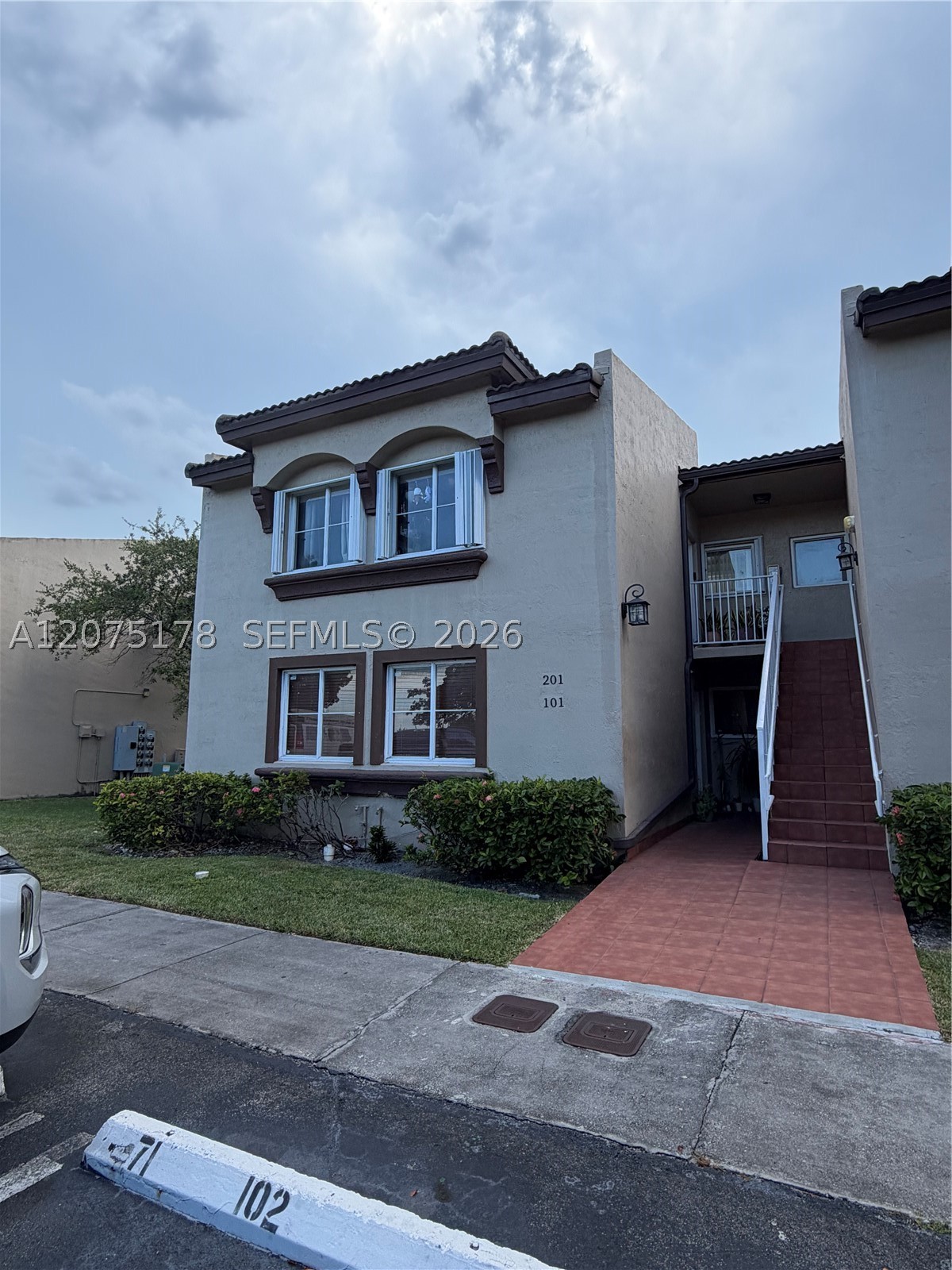 15771 SW 137th Ave 201 — photo