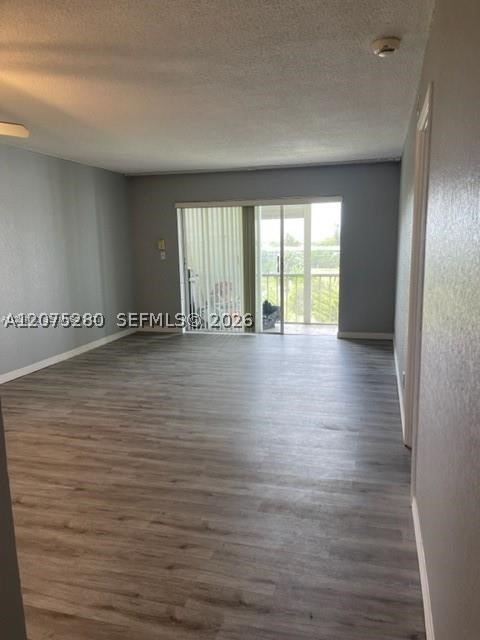 950 Hillcrest Dr 506 — photo
