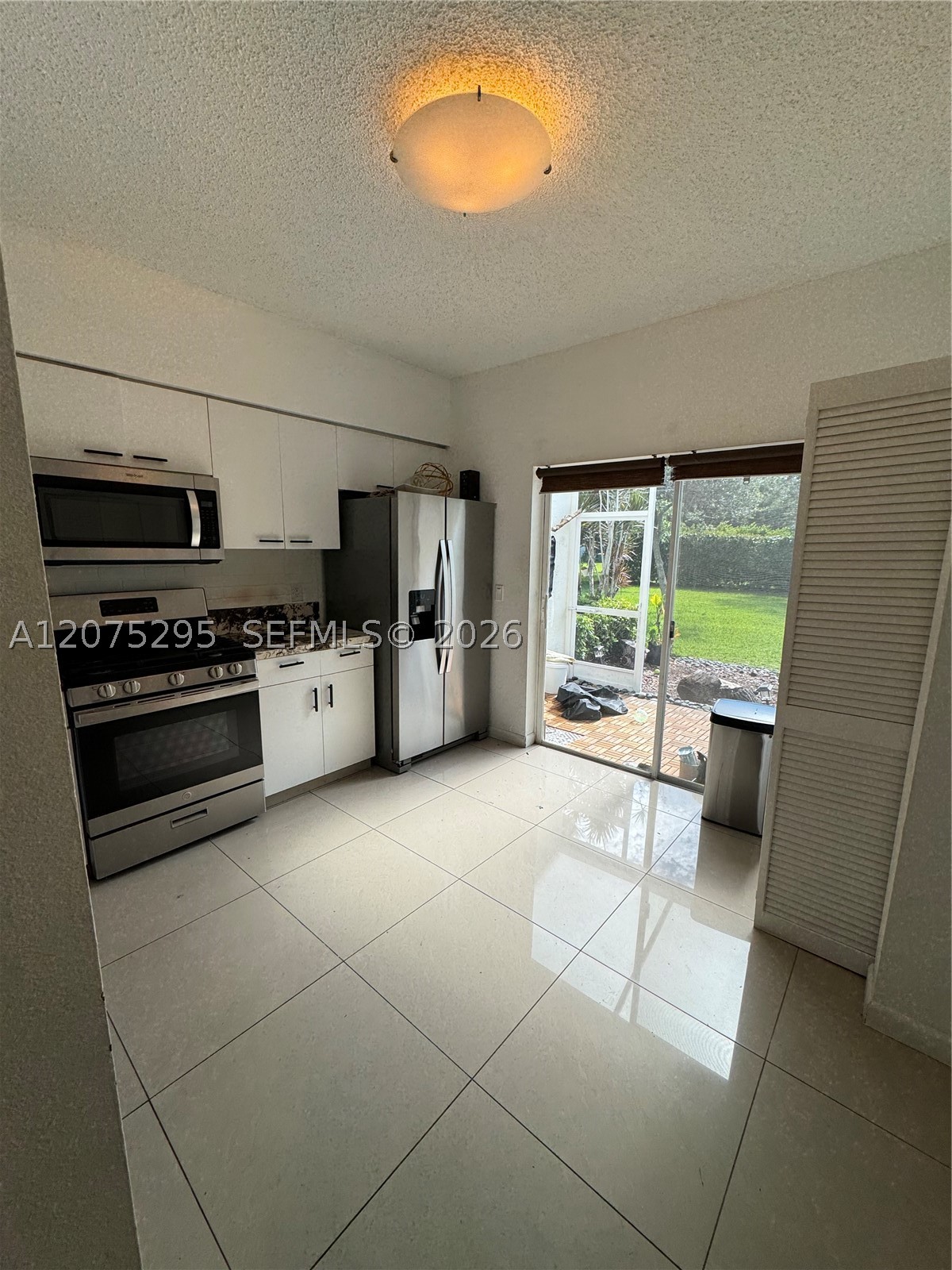 8207 San Carlos Cir 8207 — photo