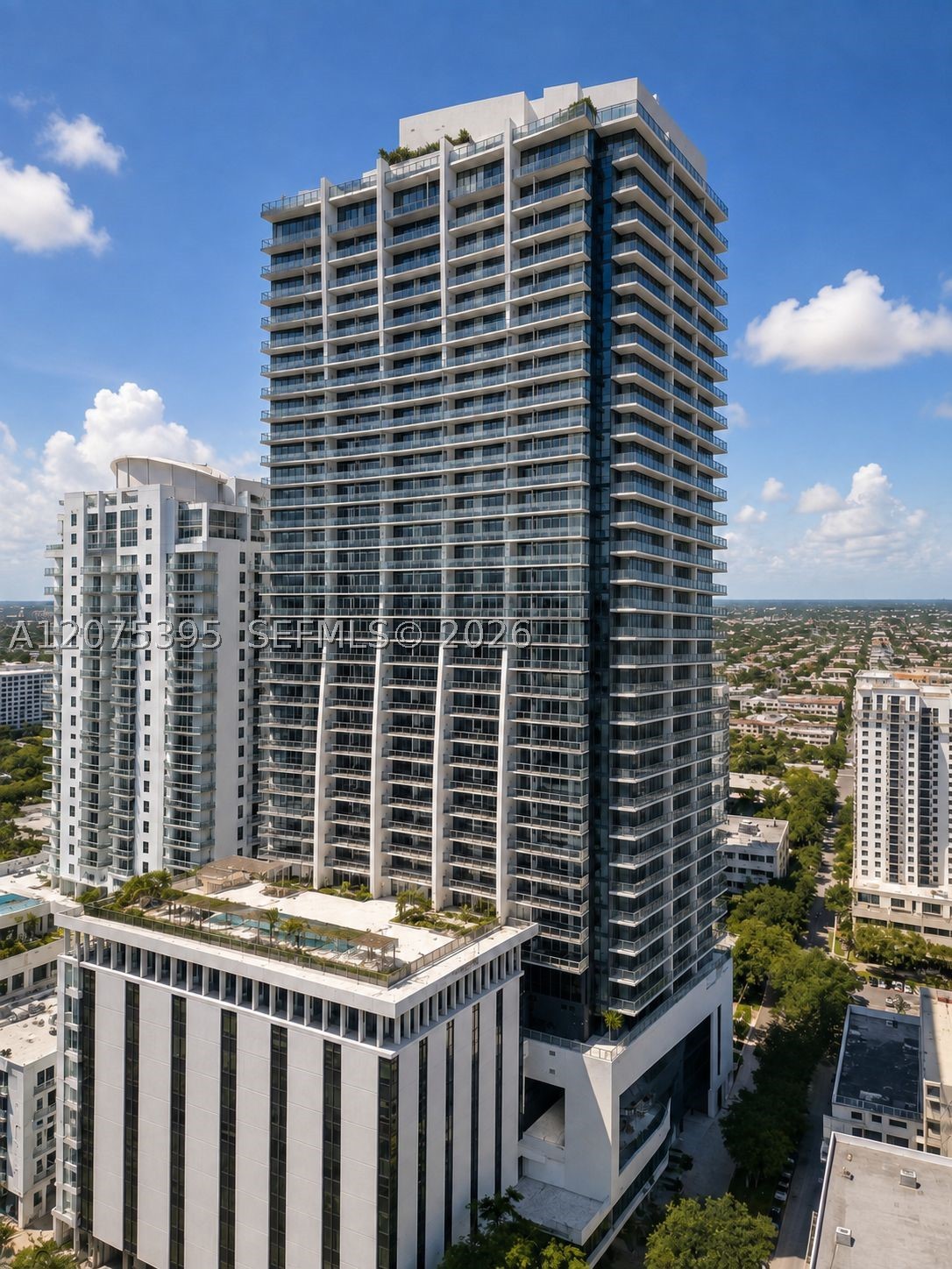 1010 Brickell Ave 2009 — photo