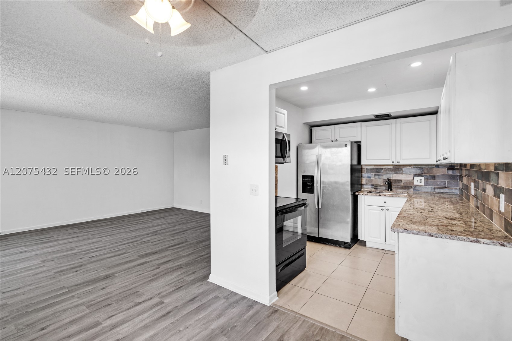 300 SW 134th Way 413E — photo