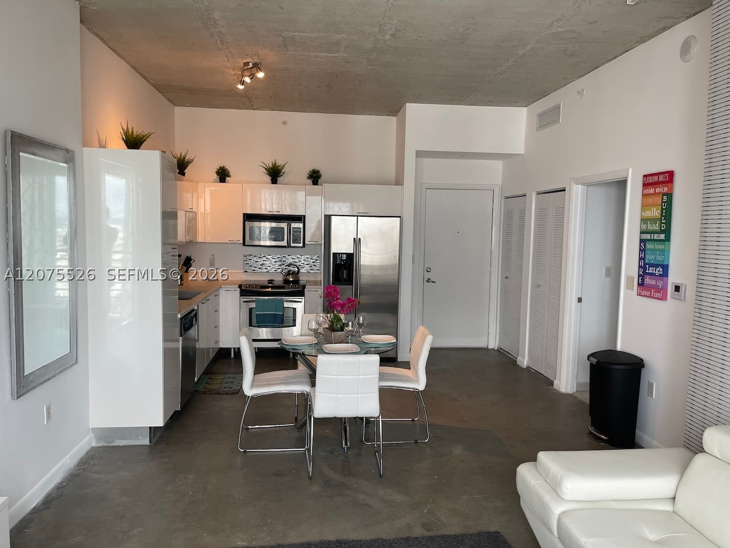 133 NE 2nd Ave 3405 — photo