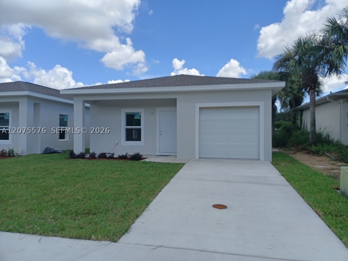 1481 Las Villas Blvd — photo