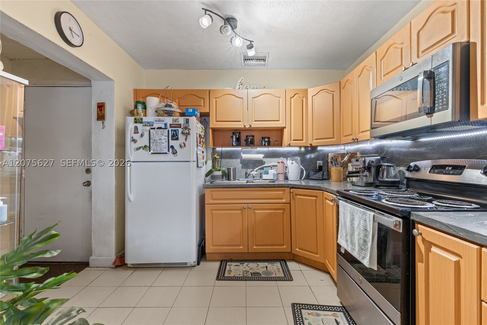 755 Harem Ave — photo