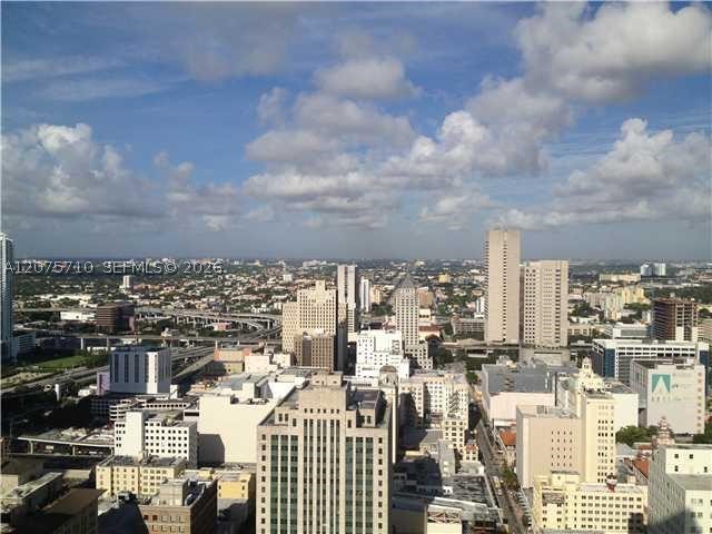 50 Biscayne Blvd 4105 — photo