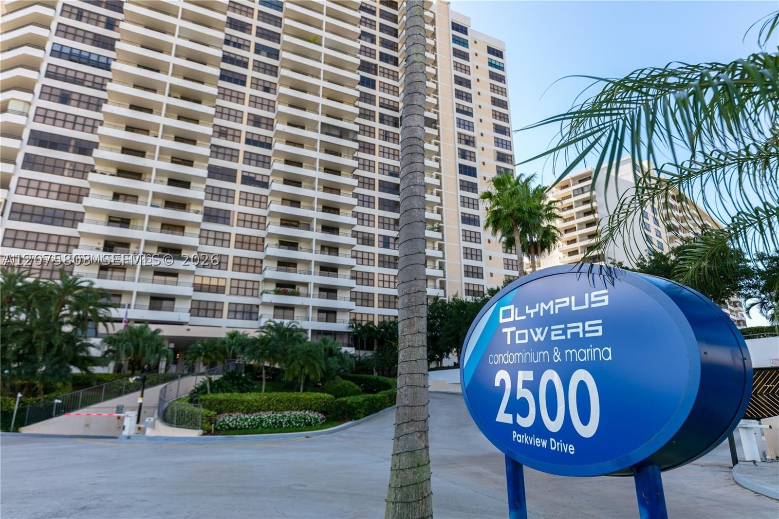 2500 Parkview Dr 2317 — photo