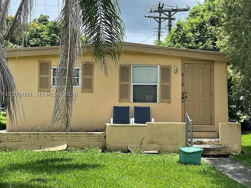 418 S Cocoanut Rd — photo