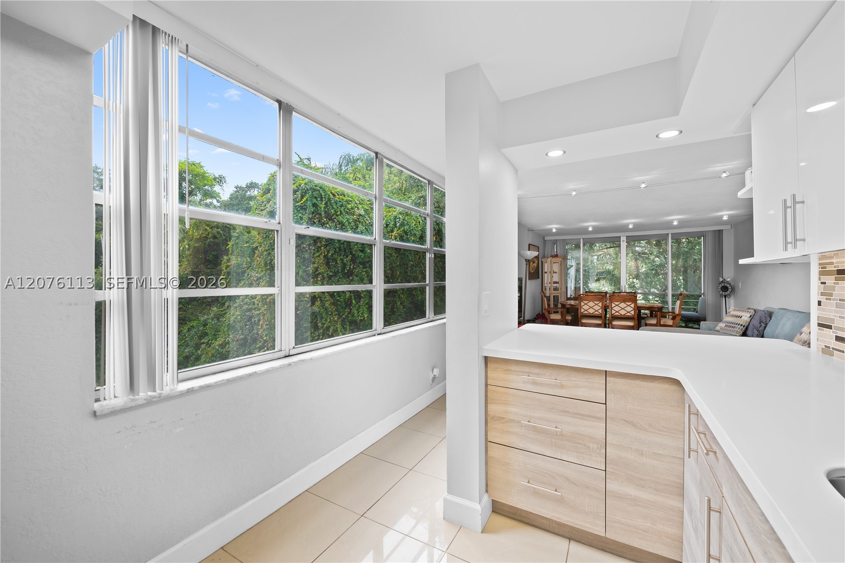 9400 Live Oak Pl 305 — photo