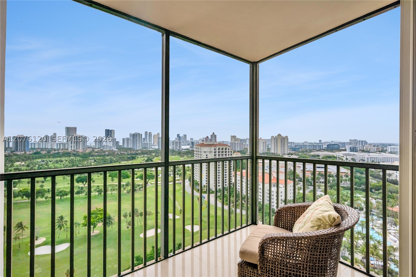 20335 W Country Club Dr 2409 — photo