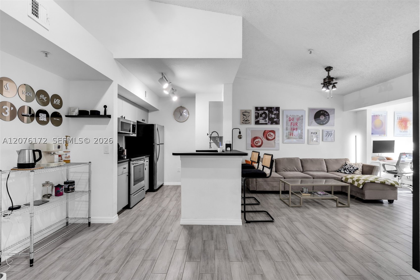 2457 Centergate Dr 306 — photo