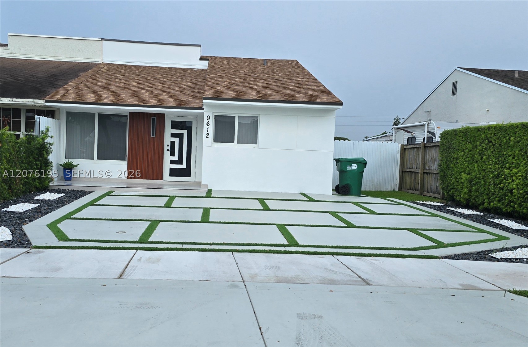 9612 Grand Canal Dr — photo