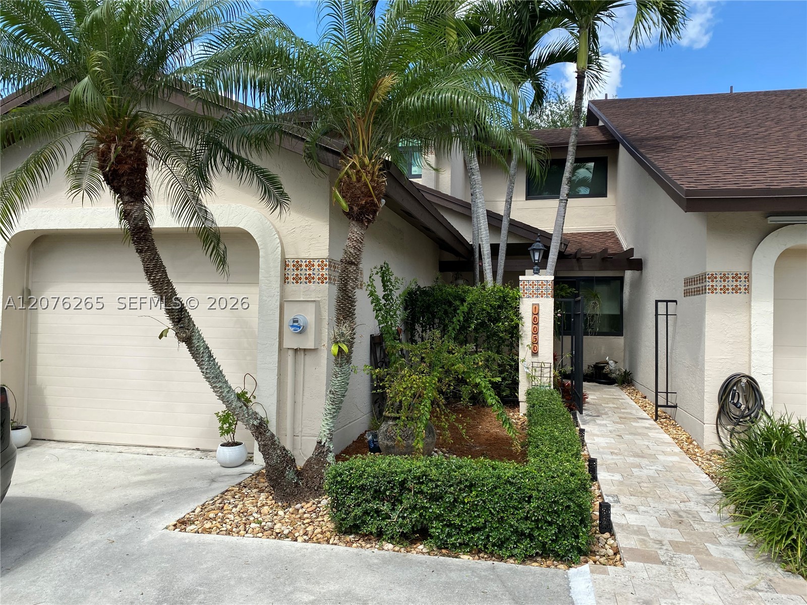 10050 SW 137th Ct — photo