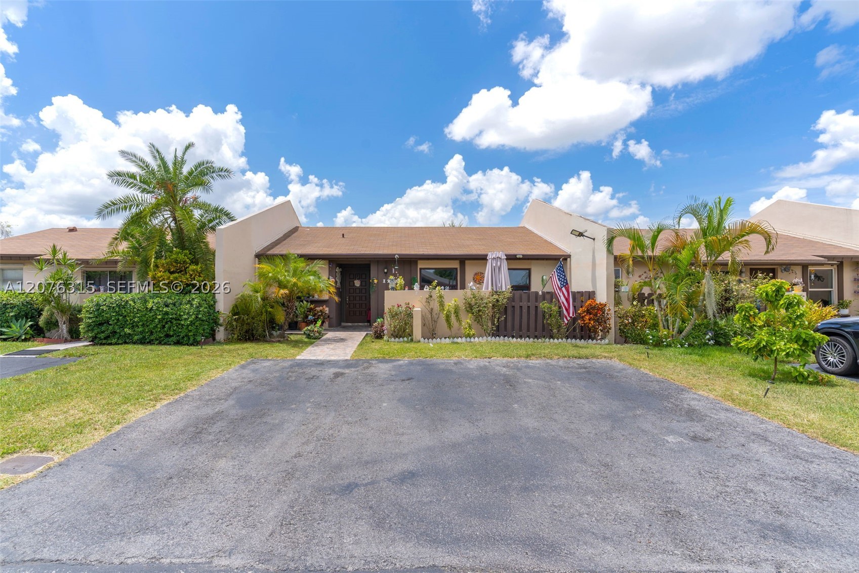 12202 SW 111th Ln — photo