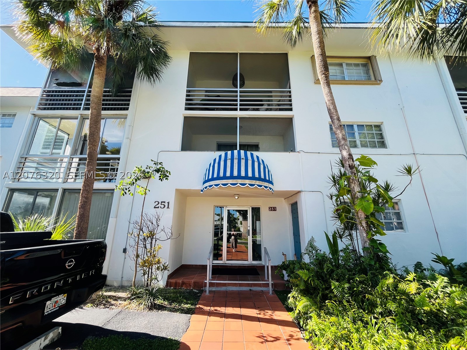 251 Galen Dr 101E — photo