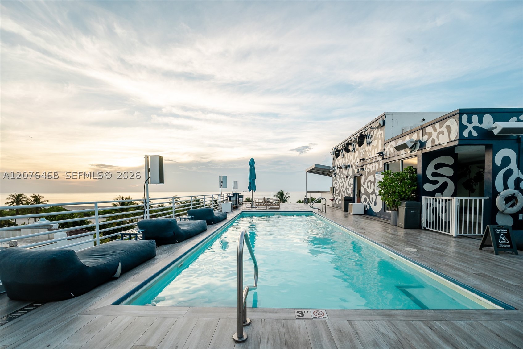 1060 Ocean Dr D206 — photo