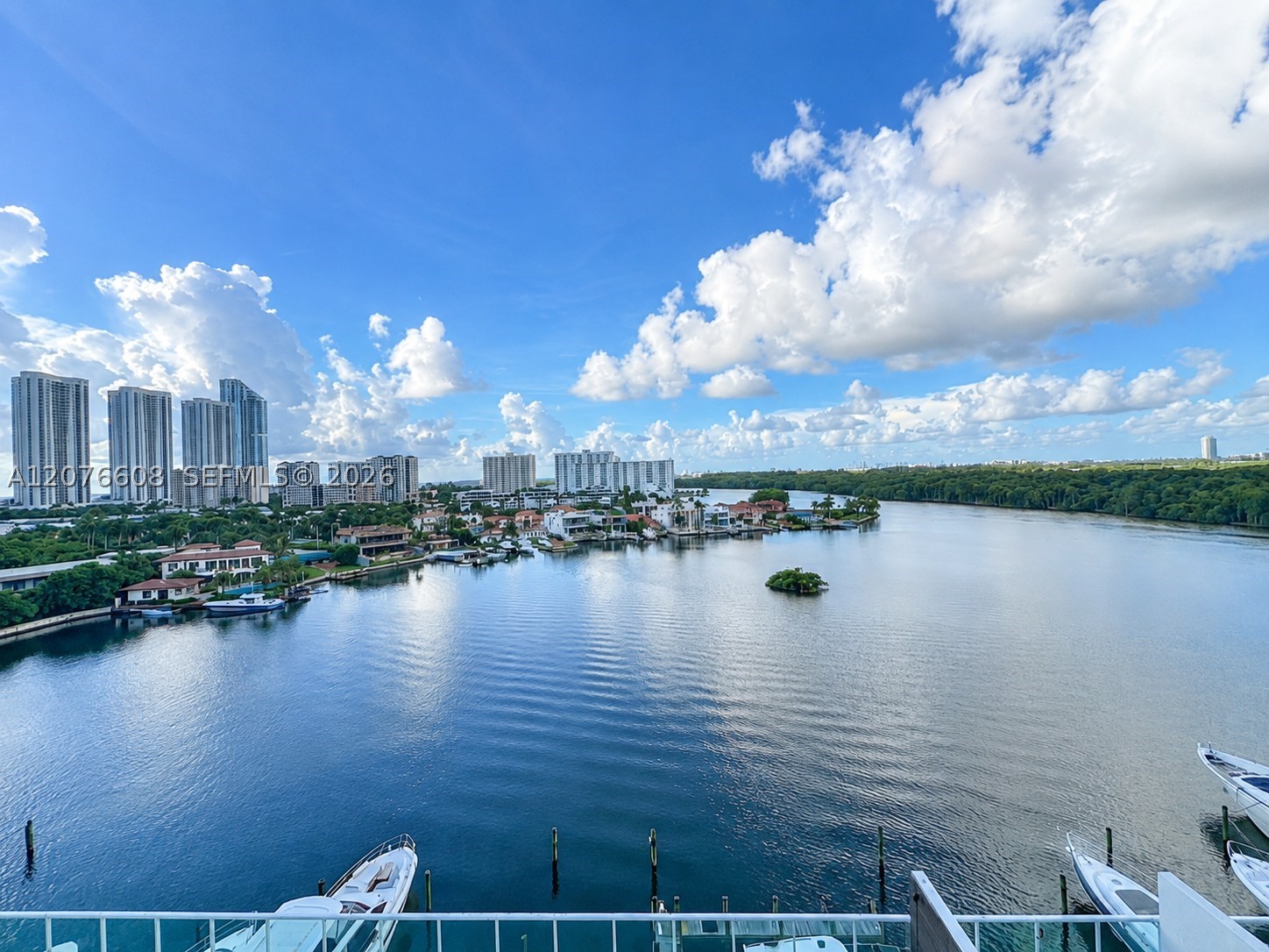 400 Sunny Isles Blvd 908 — photo