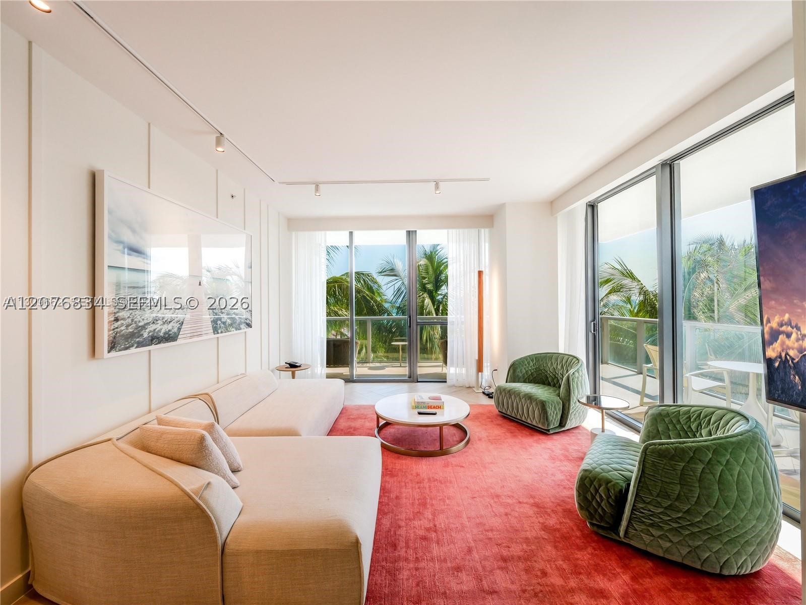2201 Collins Ave 428 — photo
